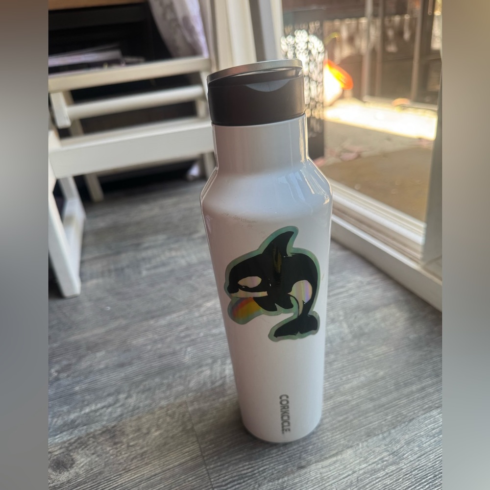 Corkcicle White Bottle Cupertino Electric